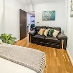 Gorgeous 1-Bed Apartment In Greenwich