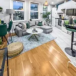 Gorgeous 1-Bed Apartment In Greenwich